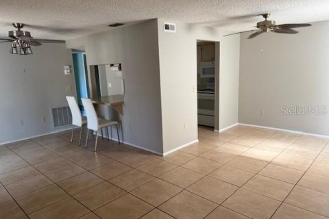 Condo in Port Charlotte, Florida, 2 bedrooms № 2195262 - photo 4