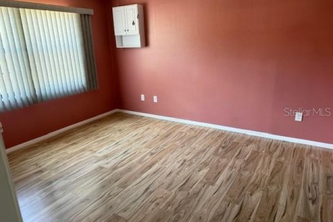 Condo in Port Charlotte, Florida, 2 bedrooms № 2195262 - photo 14
