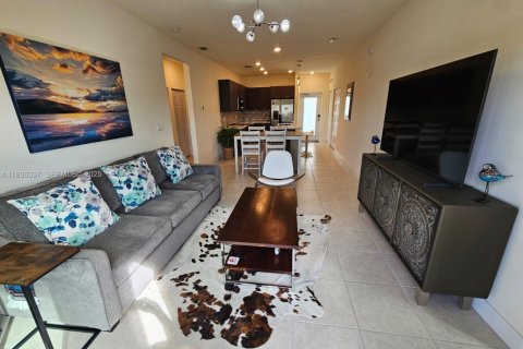 Condominio en Doral, Florida, 3 dormitorios  № 1994333