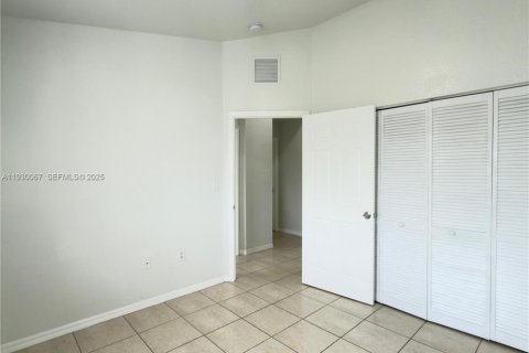 Touwnhouse à louer à Homestead, Floride: 3 chambres, 138.15 m2 № 1988905 - photo 11