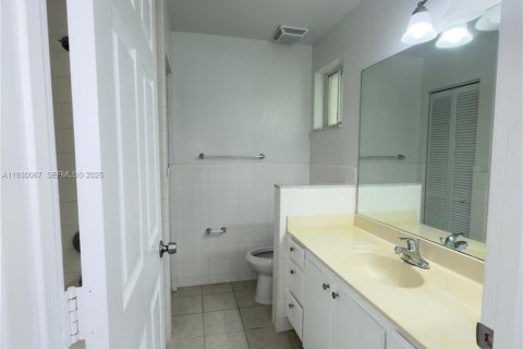 Touwnhouse à louer à Homestead, Floride: 3 chambres, 138.15 m2 № 1988905 - photo 10