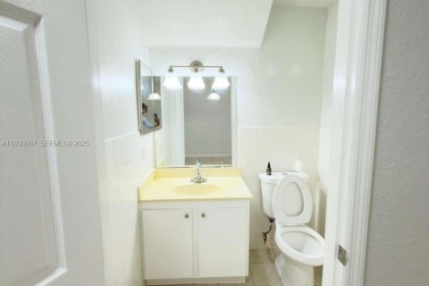 Touwnhouse à louer à Homestead, Floride: 3 chambres, 138.15 m2 № 1988905 - photo 14