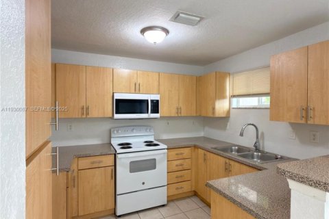 Touwnhouse à louer à Homestead, Floride: 3 chambres, 138.15 m2 № 1988905 - photo 9