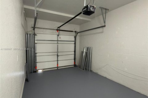 Touwnhouse à louer à Homestead, Floride: 3 chambres, 138.15 m2 № 1988905 - photo 22