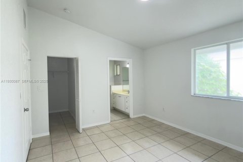 Touwnhouse à louer à Homestead, Floride: 3 chambres, 138.15 m2 № 1988905 - photo 15