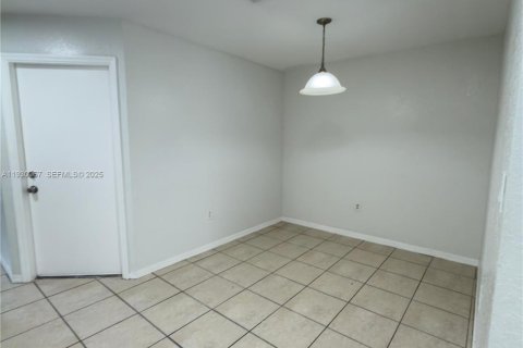 Touwnhouse à louer à Homestead, Floride: 3 chambres, 138.15 m2 № 1988905 - photo 6