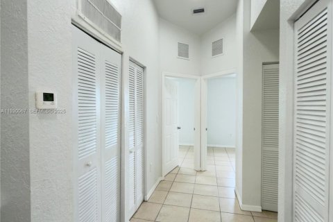 Touwnhouse à louer à Homestead, Floride: 3 chambres, 138.15 m2 № 1988905 - photo 18