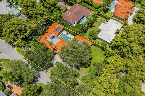 Снять в аренду виллу или дом в Корал-Гейблс, Флорида 6 спален, 373.56м2, № 2081186 - фото 2