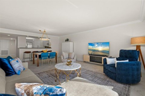 Condo in Sarasota, Florida, 2 bedrooms  № 2198974 - photo 15