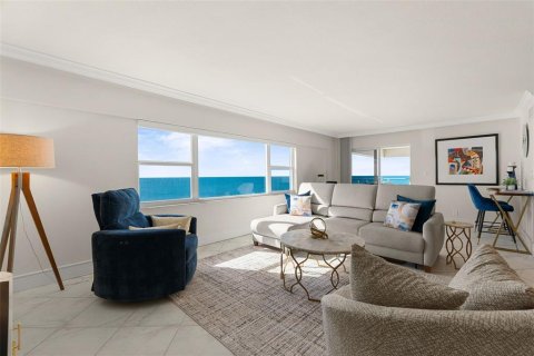 Condo in Sarasota, Florida, 2 bedrooms  № 2198974 - photo 16