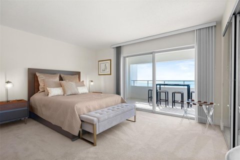 Condo in Sarasota, Florida, 2 bedrooms  № 2198974 - photo 22