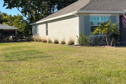 House in Punta Gorda, Florida 4 bedrooms, 187.66 sq.m. № 2101388 - photo 24