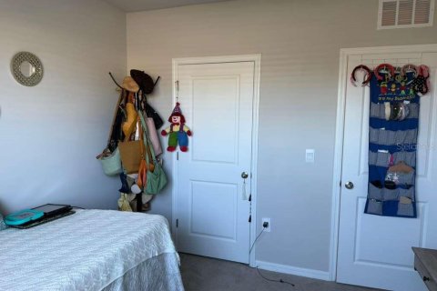 House in Punta Gorda, Florida 4 bedrooms, 187.66 sq.m. № 2101388 - photo 20