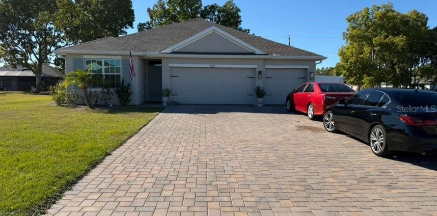 House in Punta Gorda, Florida 4 bedrooms, 187.66 sq.m. № 2101388