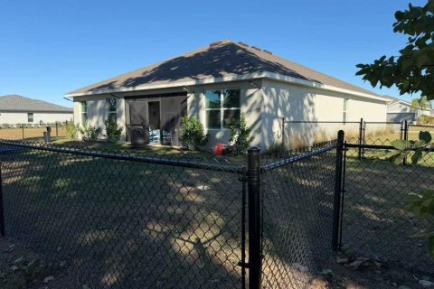 House in Punta Gorda, Florida 4 bedrooms, 187.66 sq.m. № 2101388 - photo 26