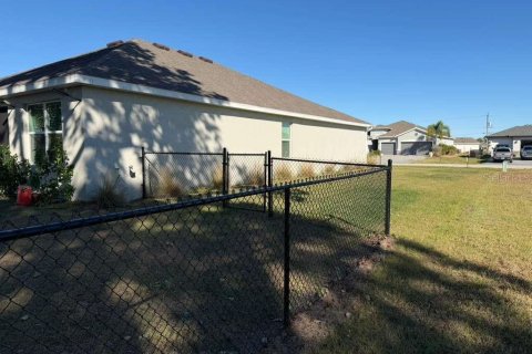 House in Punta Gorda, Florida 4 bedrooms, 187.66 sq.m. № 2101388 - photo 28