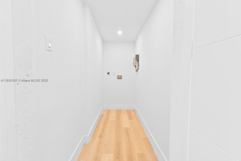 Villa ou maison à vendre à North Miami, Floride: 3 chambres, 98.85 m2 № 1974682 - photo 13