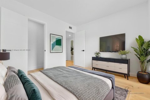 Villa ou maison à vendre à North Miami, Floride: 3 chambres, 98.85 m2 № 1974682 - photo 11