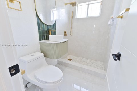 Villa ou maison à vendre à North Miami, Floride: 3 chambres, 98.85 m2 № 1974682 - photo 12