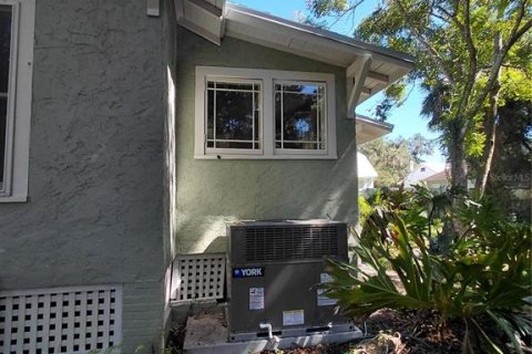 House in DeLand, Florida 2 bedrooms, 93.65 sq.m. № 2420412 - photo 6