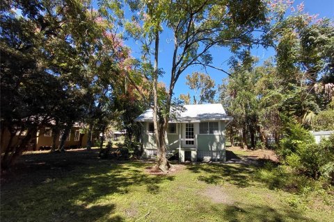 House in DeLand, Florida 2 bedrooms, 93.65 sq.m. № 2420412 - photo 8