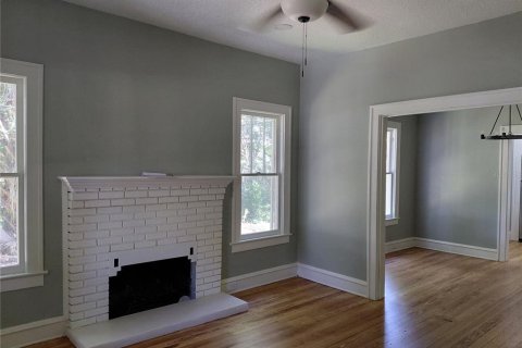 House in DeLand, Florida 2 bedrooms, 93.65 sq.m. № 2420412 - photo 18