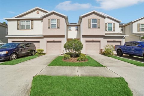 Adosado en venta en Tampa, Florida, 2 dormitorios, 147.9 m2 № 1810726 - foto 1