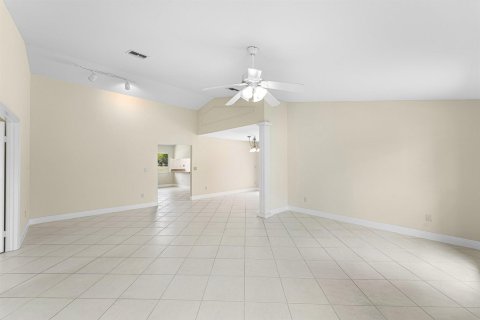 House in Boca Raton, Florida 3 bedrooms, 162.11 sq.m. № 2154694 - photo 5