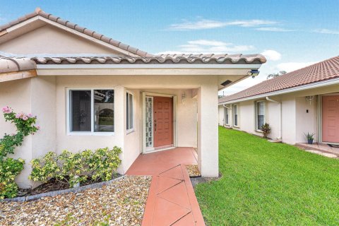 House in Boca Raton, Florida 3 bedrooms, 162.11 sq.m. № 2154694 - photo 4