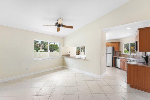House in Boca Raton, Florida 3 bedrooms, 162.11 sq.m. № 2154694 - photo 10
