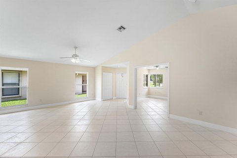 House in Boca Raton, Florida 3 bedrooms, 162.11 sq.m. № 2154694 - photo 6