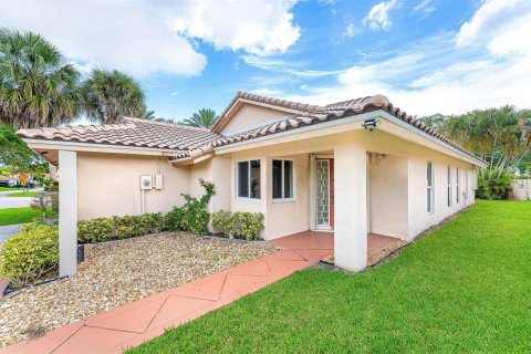House in Boca Raton, Florida 3 bedrooms, 162.11 sq.m. № 2154694 - photo 3