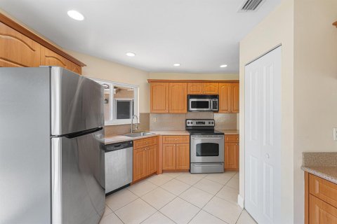House in Boca Raton, Florida 3 bedrooms, 162.11 sq.m. № 2154694 - photo 11