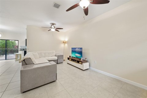 Touwnhouse à vendre à Homestead, Floride: 3 chambres, 130.71 m2 № 2091303 - photo 5