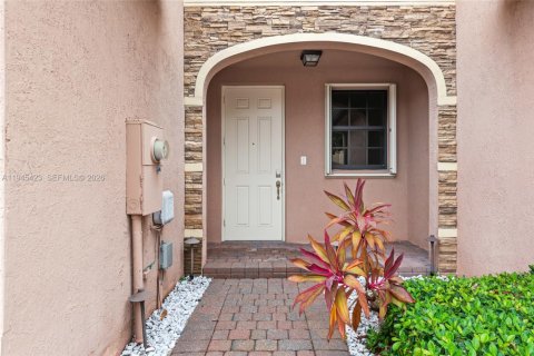 Touwnhouse à vendre à Homestead, Floride: 3 chambres, 130.71 m2 № 2091303 - photo 2