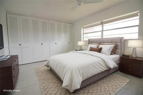 Condo in Lauderdale Lakes, Florida, 2 bedrooms  № 1712934 - photo 19