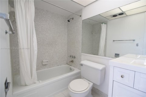 Condo in Lauderdale Lakes, Florida, 2 bedrooms  № 1712934 - photo 22