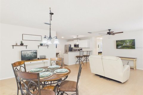 Villa ou maison à vendre à The Villages, Floride: 2 chambres, 104.14 m2 № 2299495 - photo 3