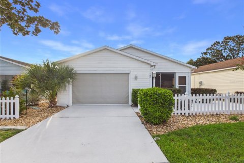 House in The Villages, Florida 2 bedrooms, 104.14 sq.m. № 2299495