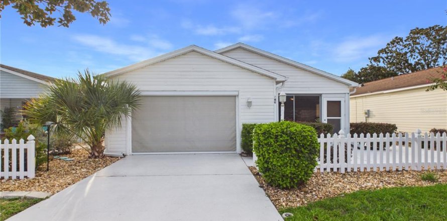 Villa ou maison à The Villages, Floride 2 chambres, 104.14 m2 № 2299495