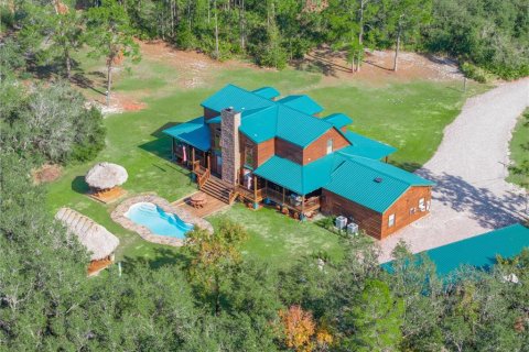 House in Frostproof, Florida 3 bedrooms, 210.33 sq.m. № 2329868