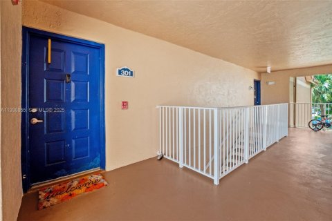 Снять в аренду кондоминиум в Майами, Флорида 3 спальни, 110.55м2, № 1989701 - фото 24