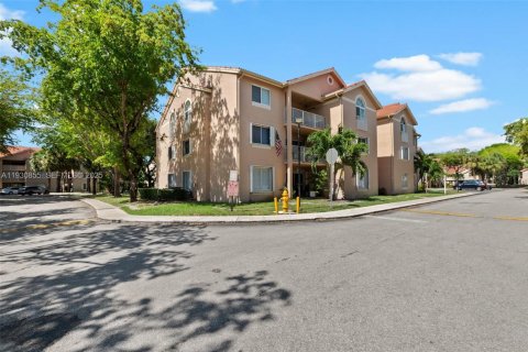 Снять в аренду кондоминиум в Майами, Флорида 3 спальни, 110.55м2, № 1989701 - фото 26