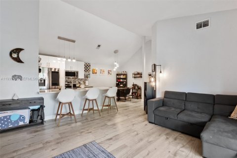 Снять в аренду кондоминиум в Майами, Флорида 3 спальни, 110.55м2, № 1989701 - фото 12