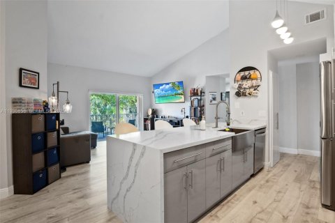 Снять в аренду кондоминиум в Майами, Флорида 3 спальни, 110.55м2, № 1989701 - фото 4