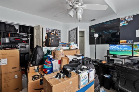 Снять в аренду кондоминиум в Майами, Флорида 3 спальни, 110.55м2, № 1989701 - фото 19