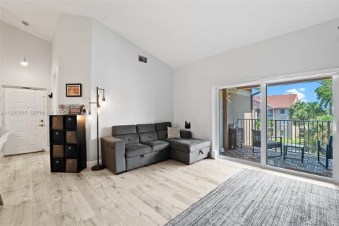 Снять в аренду кондоминиум в Майами, Флорида 3 спальни, 110.55м2, № 1989701 - фото 10