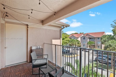 Снять в аренду кондоминиум в Майами, Флорида 3 спальни, 110.55м2, № 1989701 - фото 23