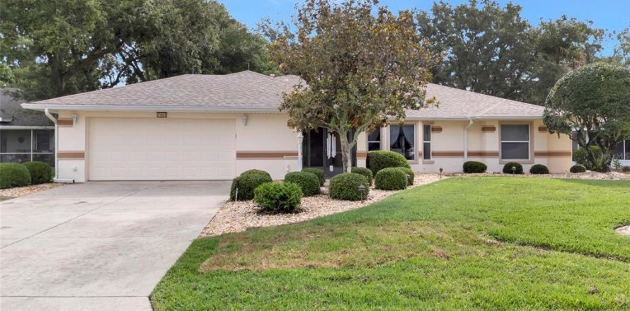 House in Leesburg, Florida 3 bedrooms, 210.7 sq.m. № 2237486