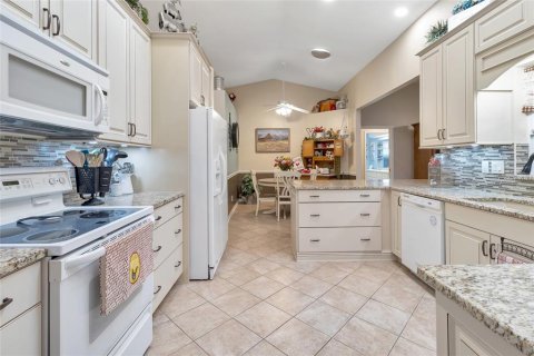 House in Leesburg, Florida 3 bedrooms, 210.7 sq.m. № 2237486 - photo 5